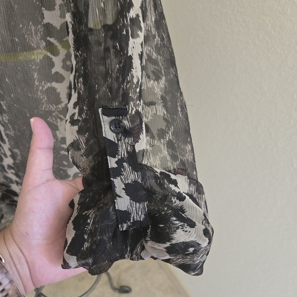 Joe's Jeans leopard silk button-up sheer top M - Picture 3 of 6